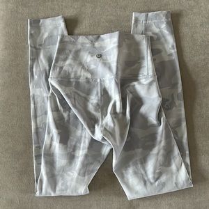 Lululemon Ribbed Align Leggings - 25” Size 0 in WHITE CAMOUFLAGE